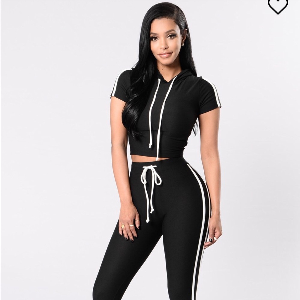 Fashion Nova Set Athletic Top and Bottom - Large